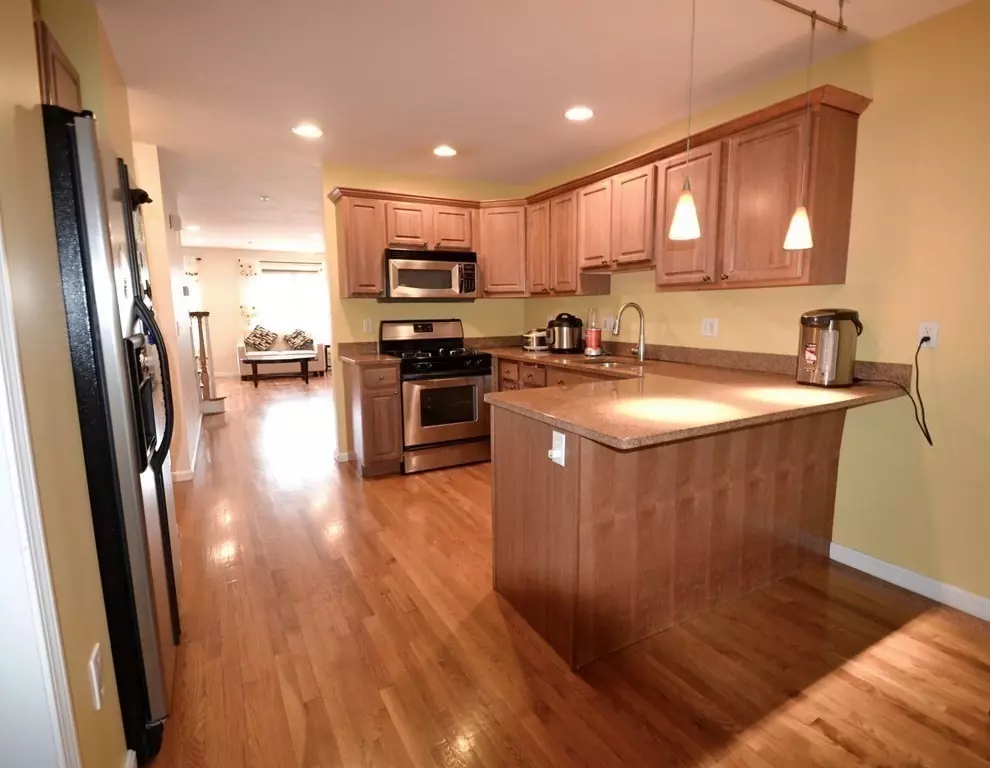 Waltham, MA 02453,47 Alder St #9