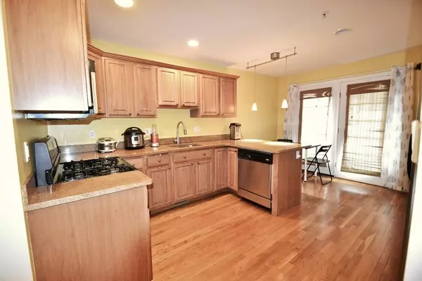 Waltham, MA 02453,47 Alder St #9