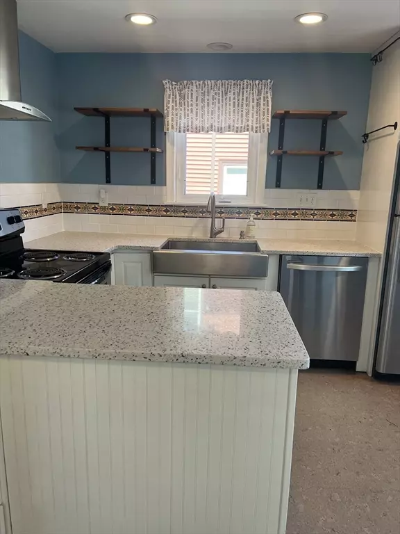 Swampscott, MA 01907,80 Pine St.