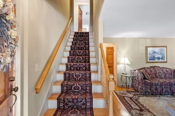 Waltham, MA 02453,70 Canterbury Rd