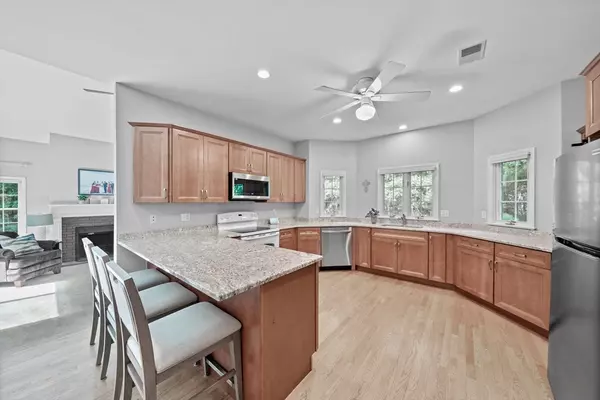 Kingston, MA 02364,7 Hemlock St