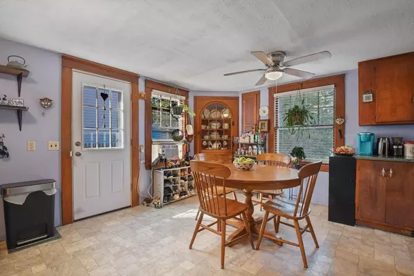 Orange, MA 01364,35 W River St