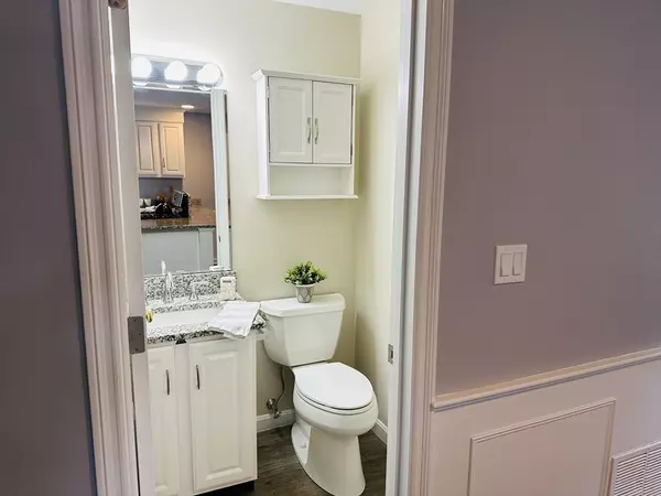 Middleton, MA 01949,9 Averill #B