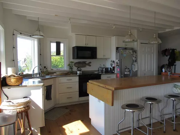 Ipswich, MA 01938,39 River Road #-