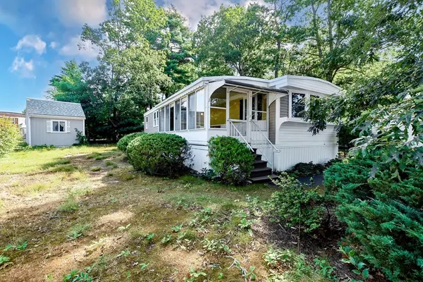 Carver, MA 02330,29-8 South Meadow Village