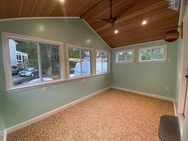 Gloucester, MA 01930,5 Ryan Road #A