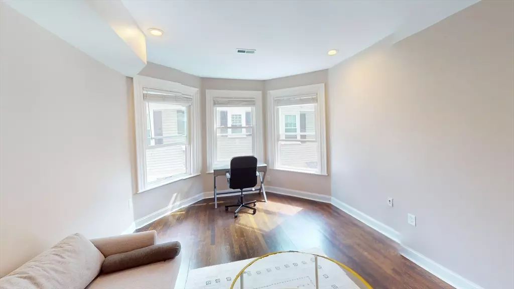 7 Abbotsford St #2, Boston, MA 02121