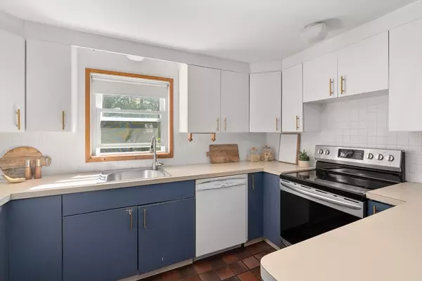 Natick, MA 01760,143 Howe St