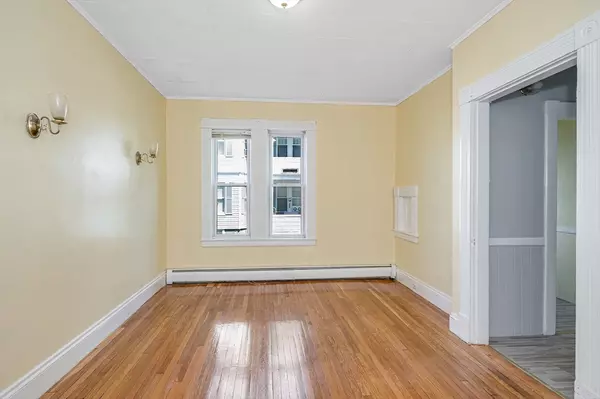 Lowell, MA 01852,64-66 Hanks Street