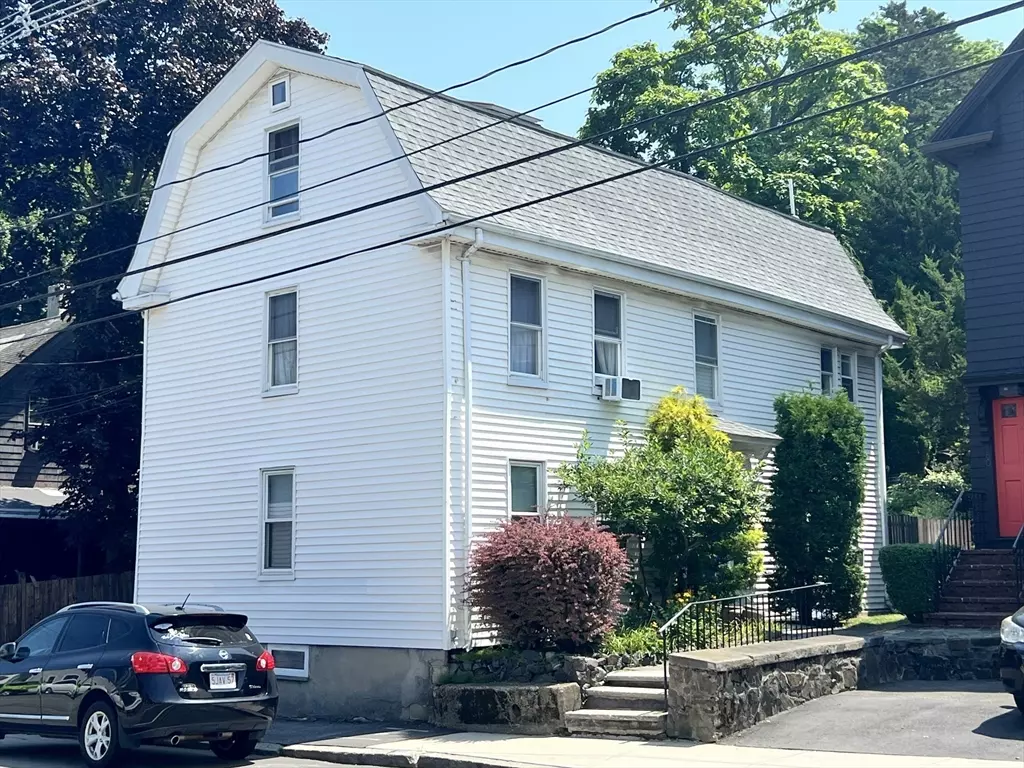 Marblehead, MA 01945,178 Pleasant Street #2