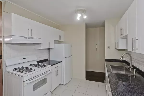 Agawam, MA 01001,236 Regency Park Drive #236