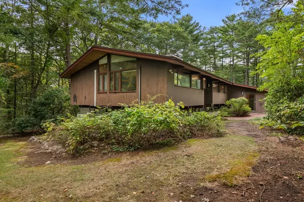 Manchester, MA 01944,4 Plum Hill Rd.