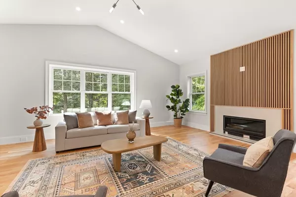 38 Freeport Drive, Burlington, MA 01803