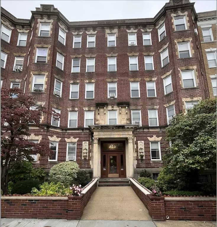 Boston, MA 02215,125 Park Drive #3