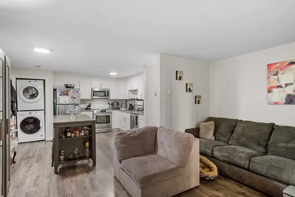Worcester, MA 01605,10 Dryden Street #7