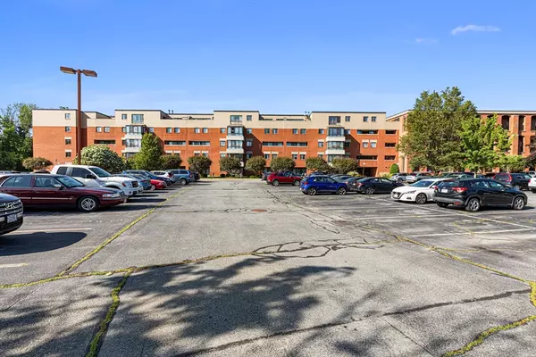 Taunton, MA 02718,96 Old Colony Ave #153