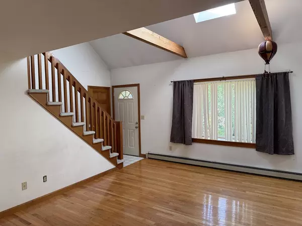 Falmouth, MA 02536,55 Cape Woods Dr