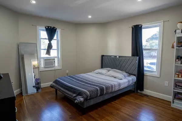 Revere, MA 02151,12 Davis
