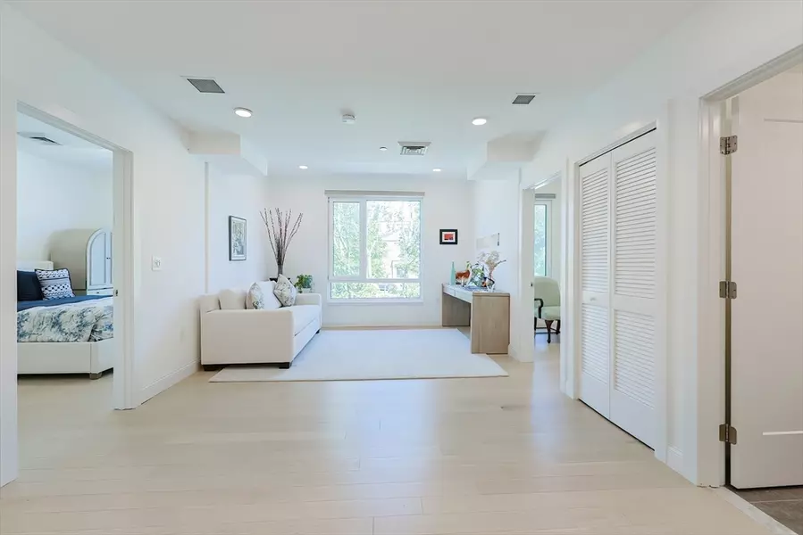 368 Pleasant St #204, Malden, MA 02148