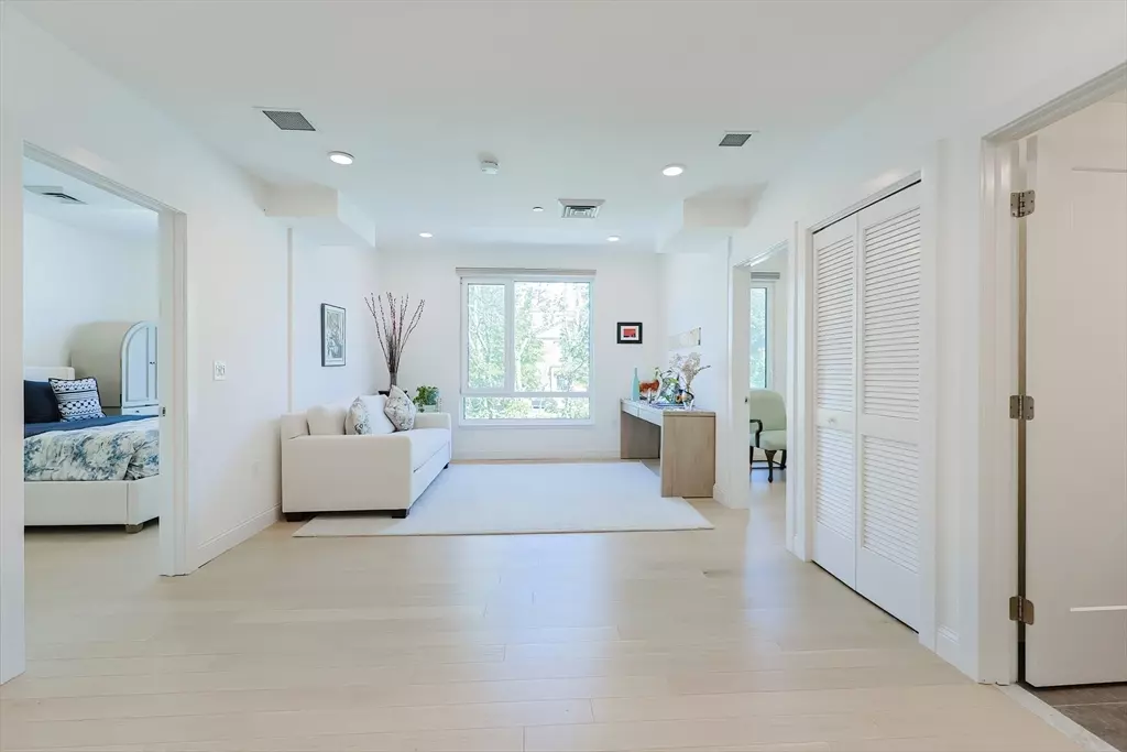 Malden, MA 02148,368 Pleasant St #204