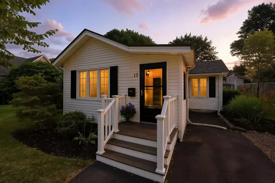 13 Kenilworth Rd, Shrewsbury, MA 01545