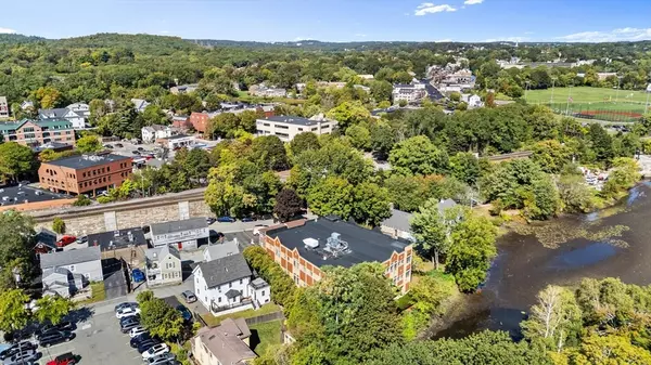 Winchester, MA 01890,63 Shore Road #35