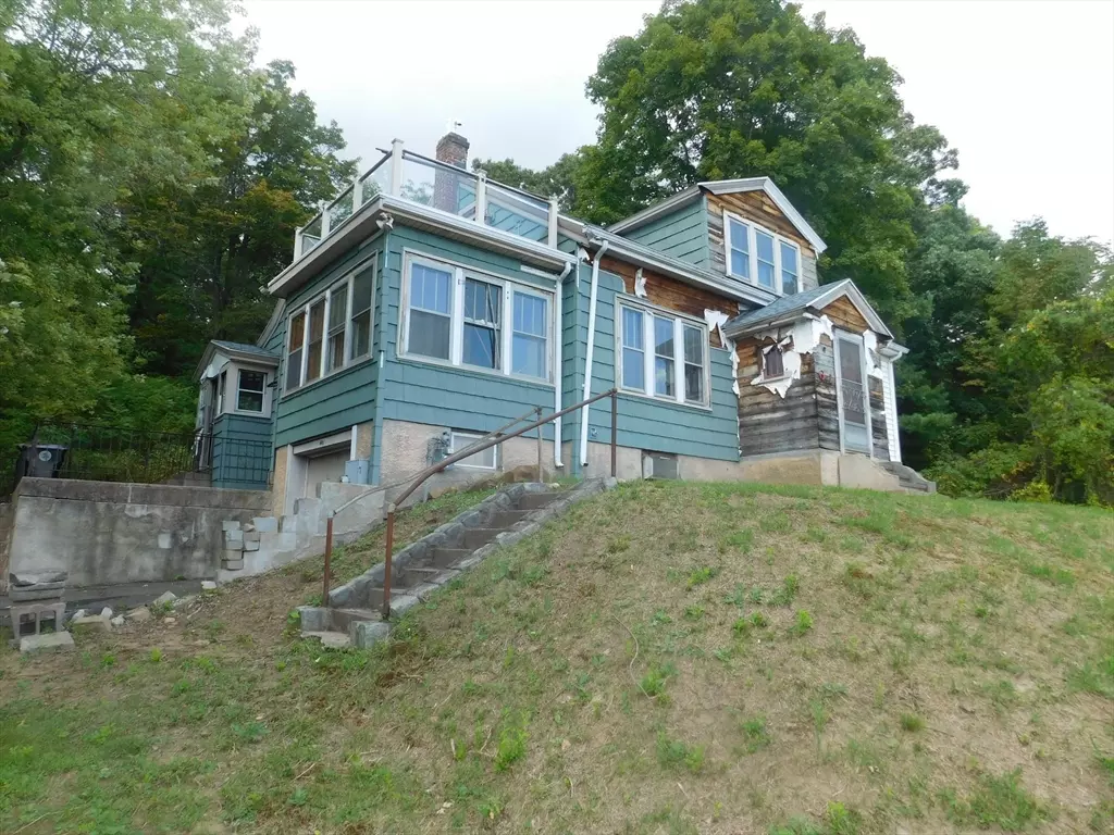 Holyoke, MA 01040,641 Northampton St