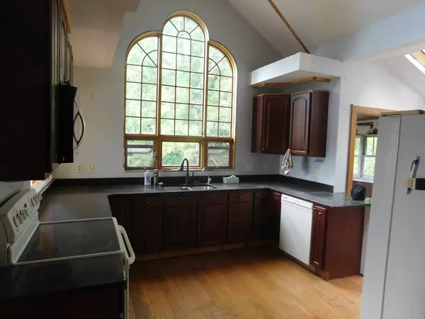 Holyoke, MA 01040,641 Northampton St