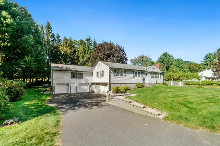 907 Shoemaker Ln, Agawam, MA 01030