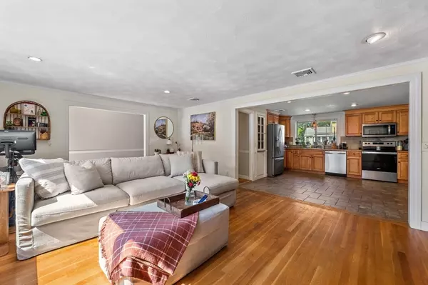 Wakefield, MA 01880,37 Hillcrest Rd