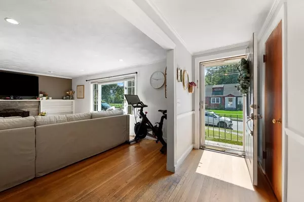 Wakefield, MA 01880,37 Hillcrest Rd