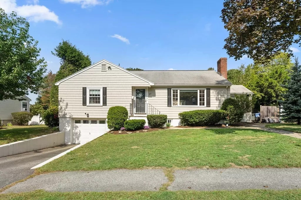 Wakefield, MA 01880,37 Hillcrest Rd