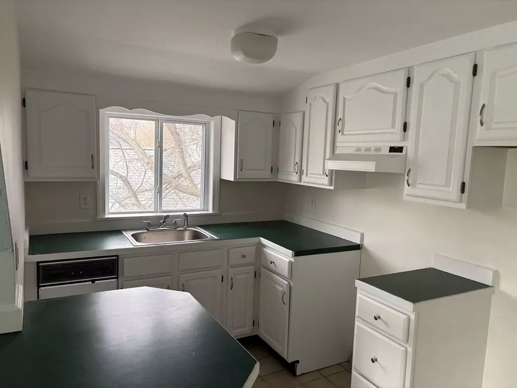 Norwood, MA 02062,131-133 Vernon Street #3