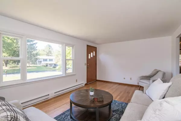 Amherst, MA 01002,40 Farmington Road