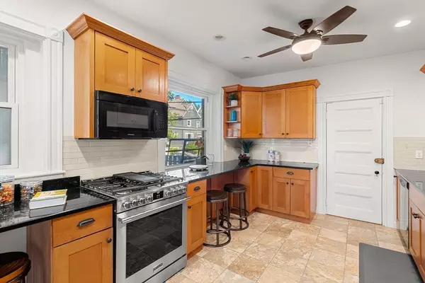 Brookline, MA 02446,17 Park Vale #3