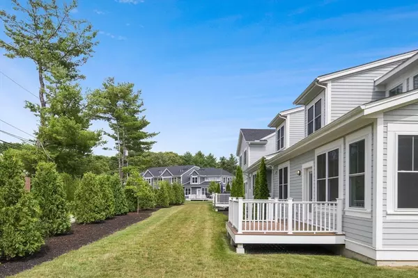 Lexington, MA 02420,19 Lily Pond Lane #19