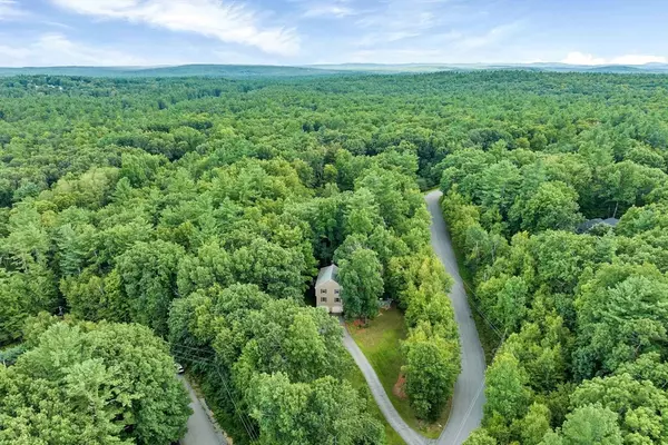 Hollis, NH 03049,91 Deacon Lane
