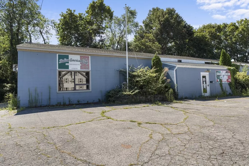 Warren, RI 02885,13 Kelly St
