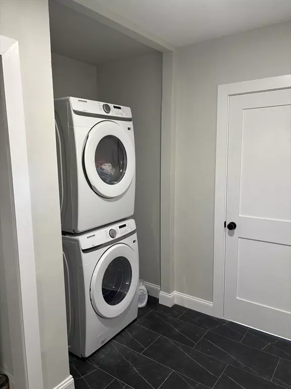 Dedham, MA 02026,163 Oakdale Ave #2