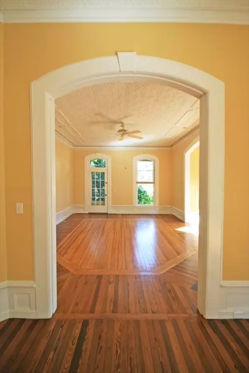 Northampton, MA 01060,76 Crescent St #2