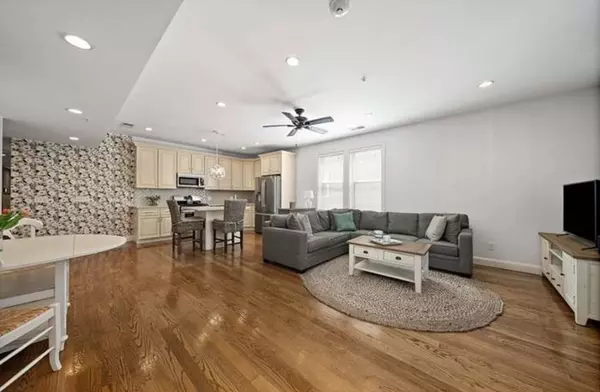 Boston, MA 02122,37 Coffey St #2