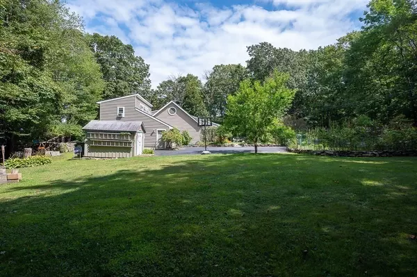 Charlton, MA 01507,18 Old Worcester Rd Ext