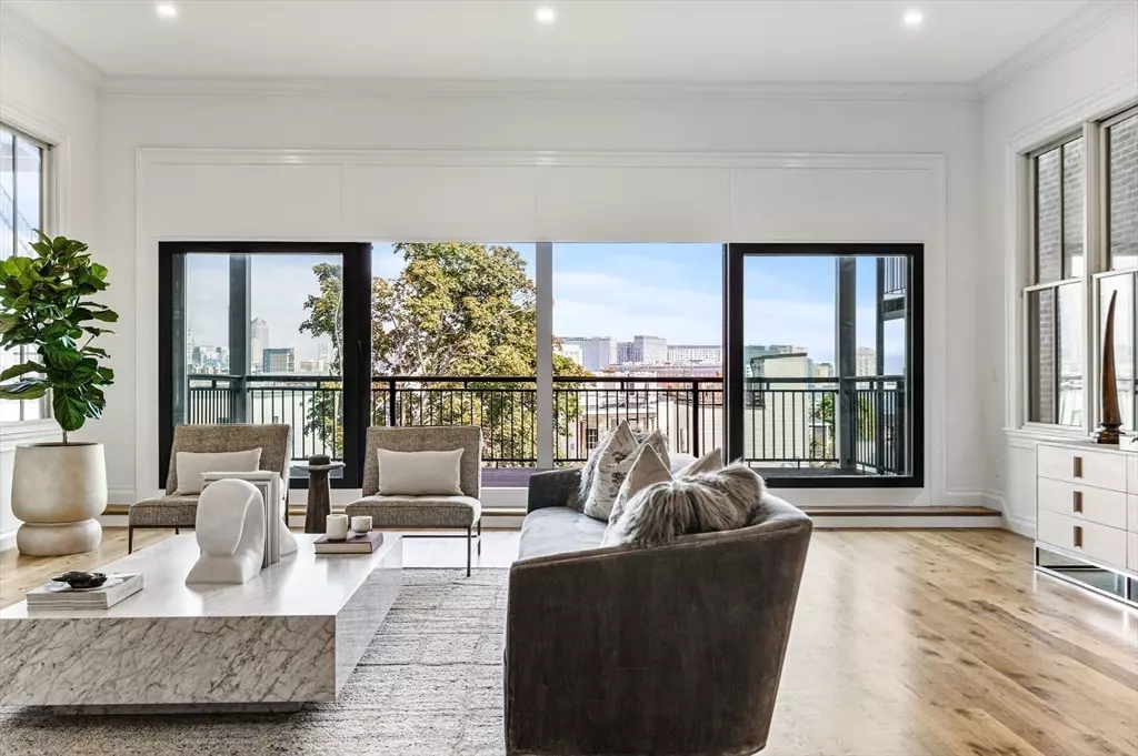 Boston, MA 02127,520 East Broadway #1