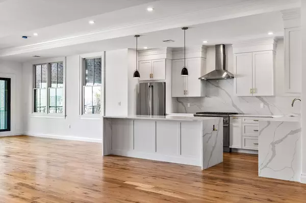 Boston, MA 02127,520 East Broadway #2