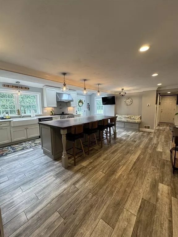 Mansfield, MA 02048,46 Kerry Dr