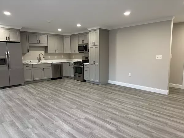 Seekonk, MA 02771,10 Taunton #10a