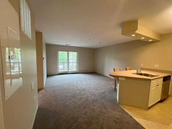 Braintree, MA 02184,501 Commerce Drive #4-206