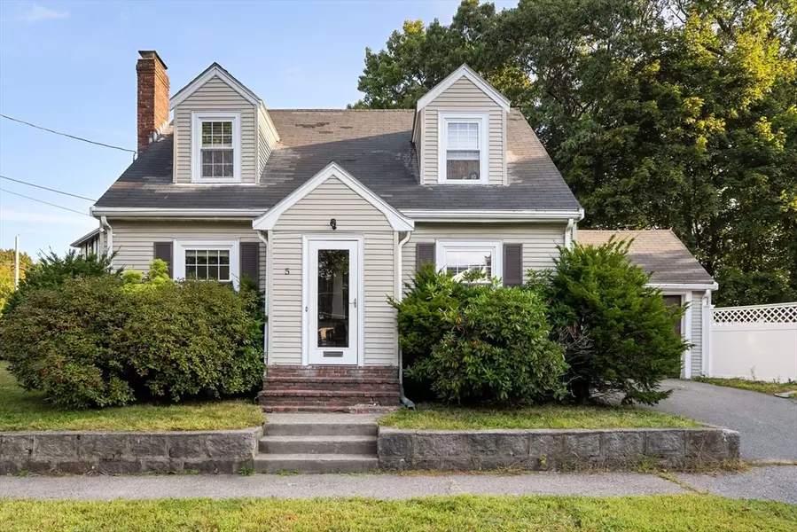 444 W Squantum St, Quincy, MA 02171