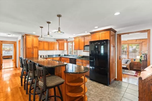 Falmouth, MA 02536,27 Emerald Ln