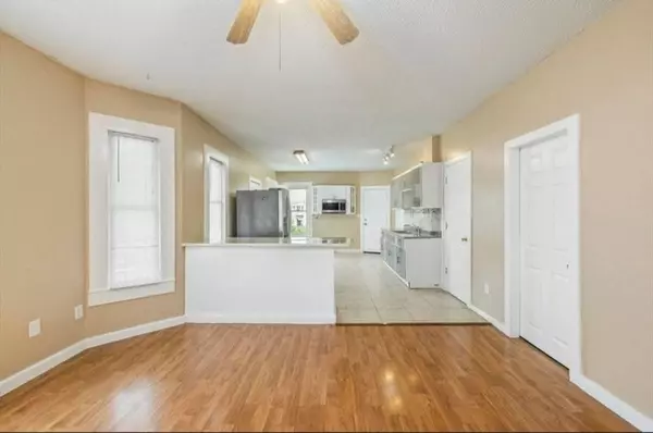 Holyoke, MA 01040,99-101 Brown Ave #2